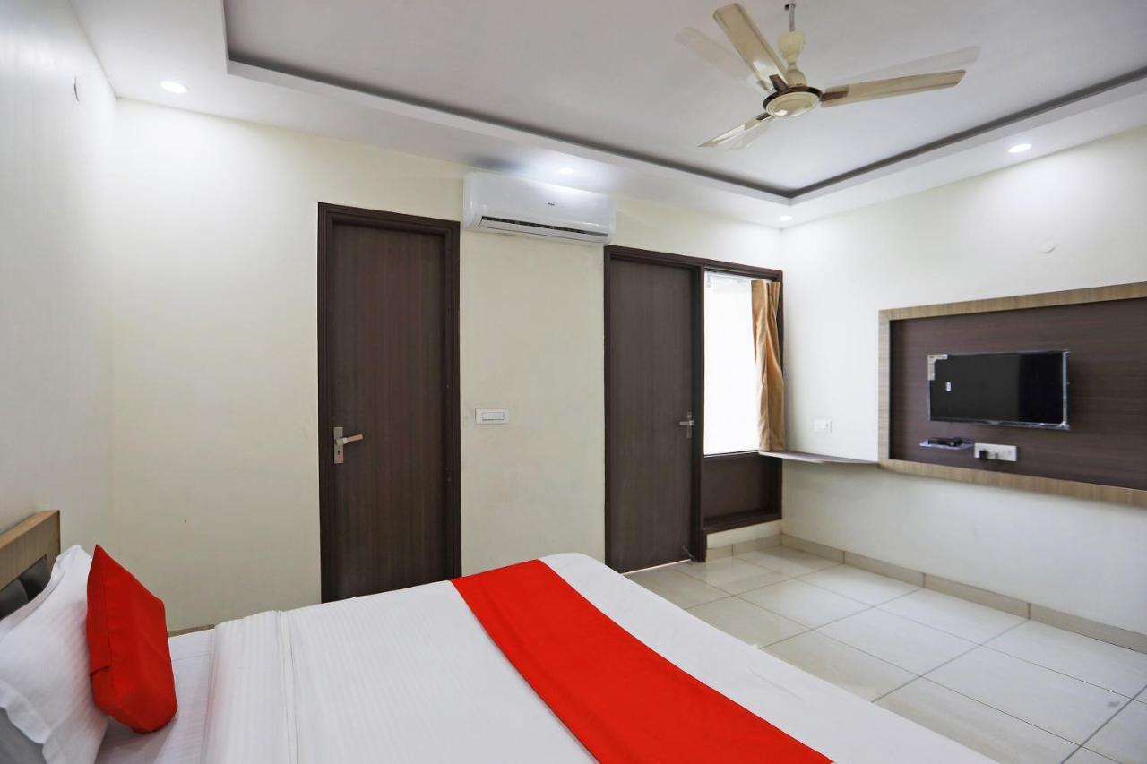 Oyo 48501 Dayal Regency Hotel Hapur Esterno foto